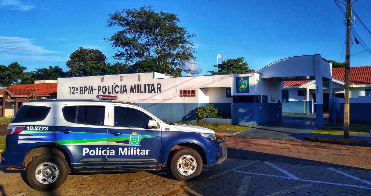 Ação Rápida da Polícia Militar Resulta em Prisão após Agressão e Vandalismo em Naviraí