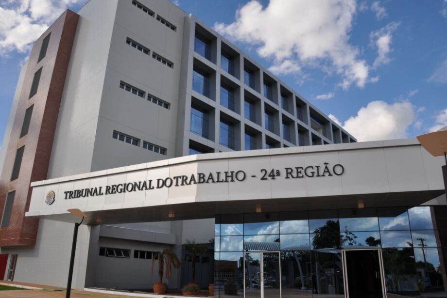 Justiça do Trabalho de MS confirma demissão por atestado médico falso