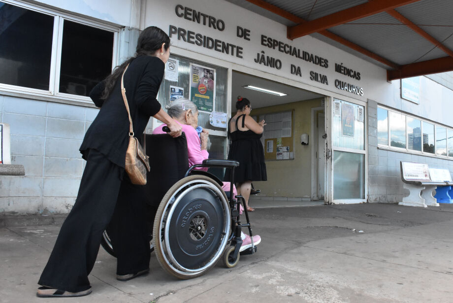 Esquema de corrupção furou fila de 25 mil pessoas à espera de exames