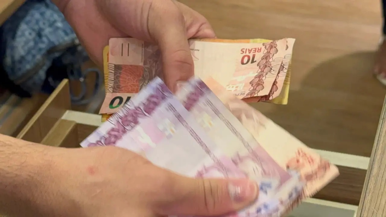 Governo adianta salário e servidores de Mato Grosso do Sul recebem no dia 1° de agosto