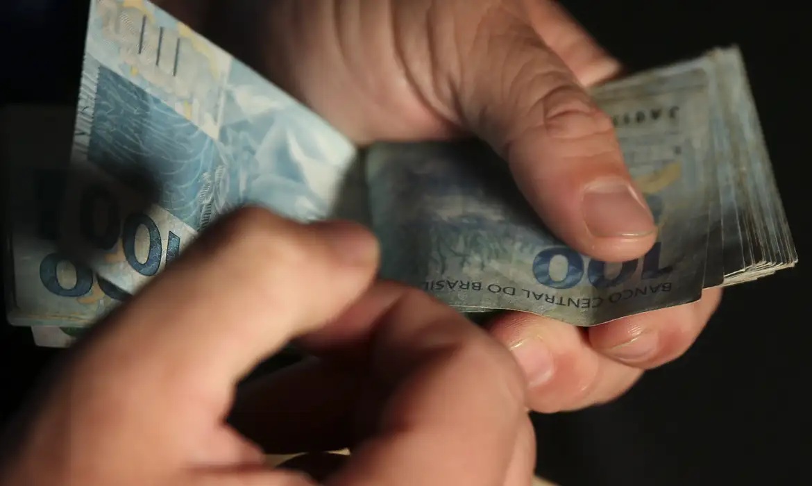 Governo adianta salário e servidores de Mato Grosso do Sul recebem no dia 3 de setembro