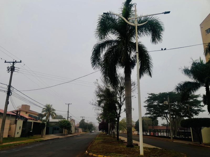 Chuva e queda nas temperaturas mudam o tempo em Naviraí nesta quinta-feira
