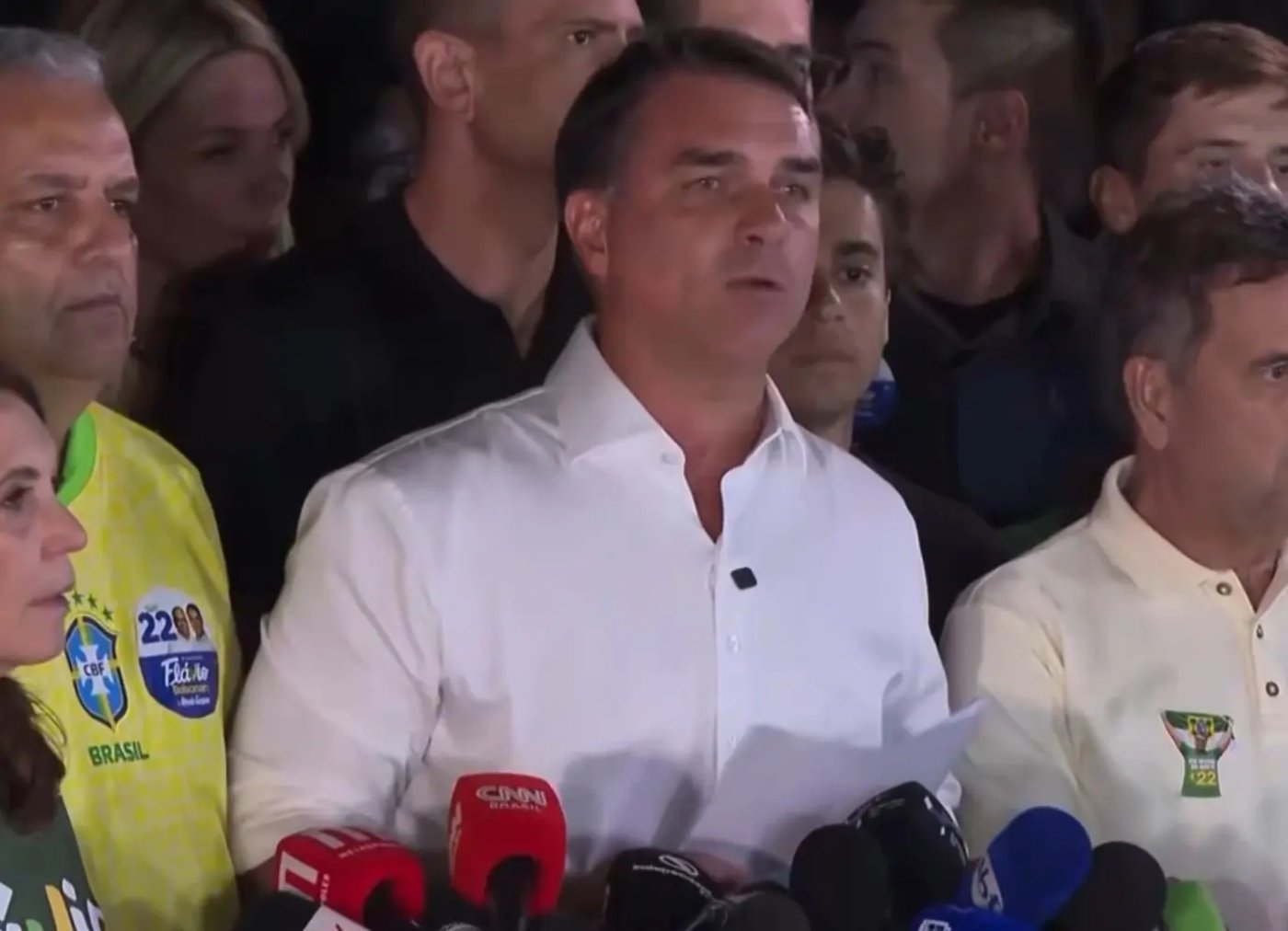 Flávio Bolsonaro diz que pedirá anulação das eleições