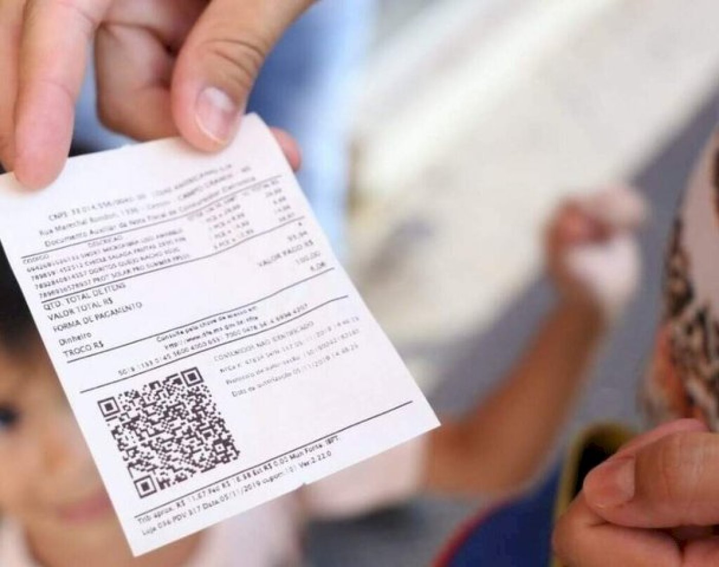 CPF na nota fiscal sorteia R$ 300 mil em prêmios neste sábado