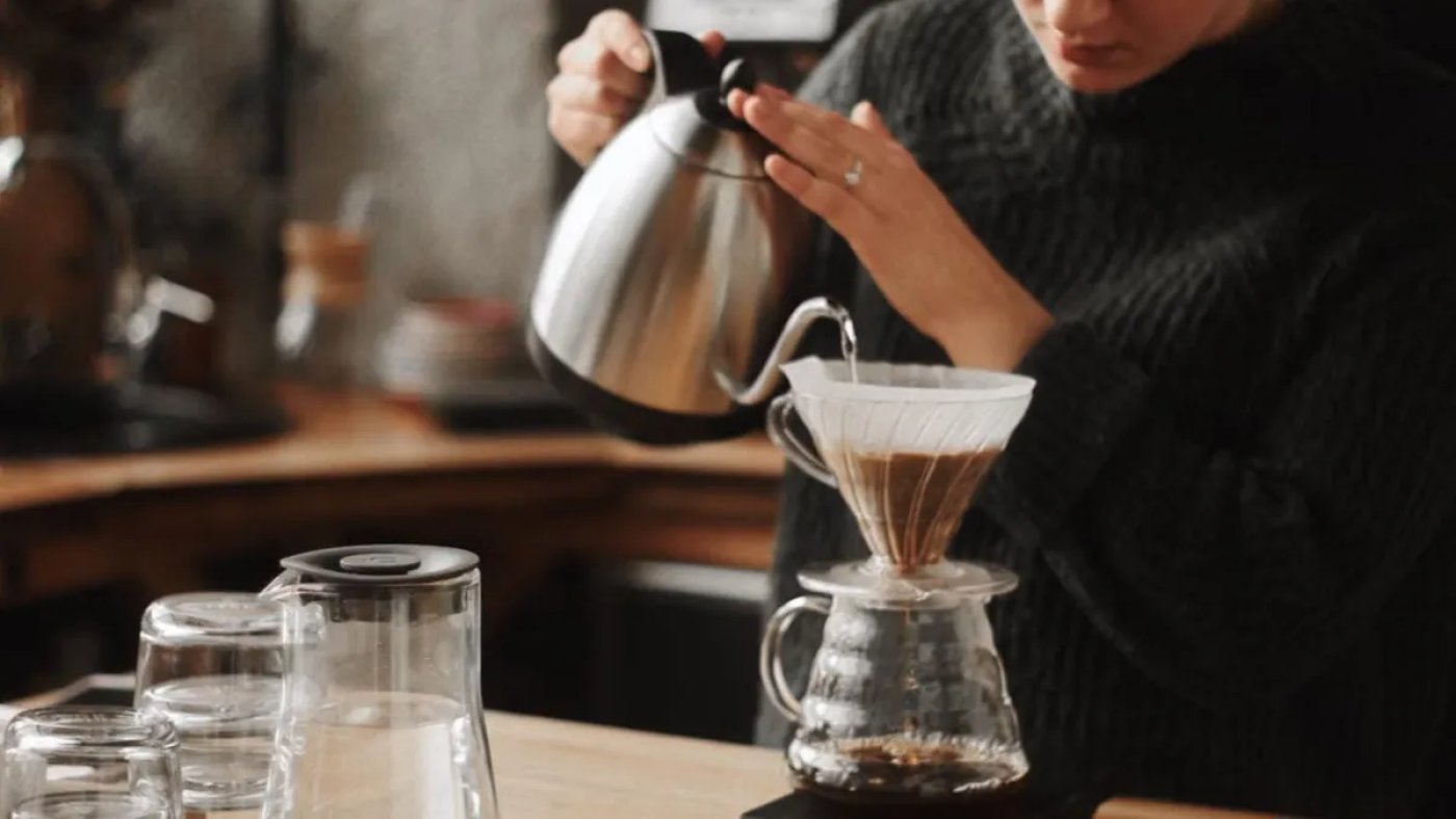 Cheiro de café recém-passado pode despertar uma reação no organismo que mexe com o humor antes mesmo do primeiro gole; entenda